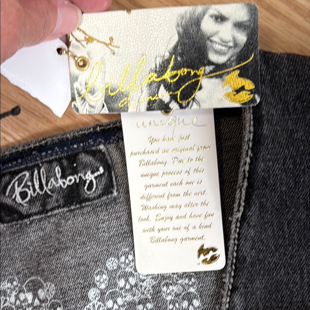Billabong NWT Faded Black Denim Vest Skull Heart Graphic Y2K Layering - Picture 3 of 6